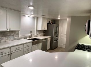9015 Vistas Dr NE, Albuquerque, NM 87113