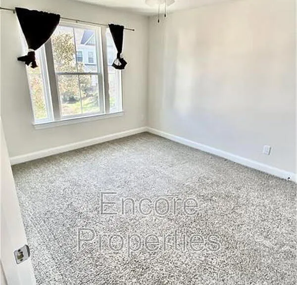 2057 Aventon Ln — Photo 8