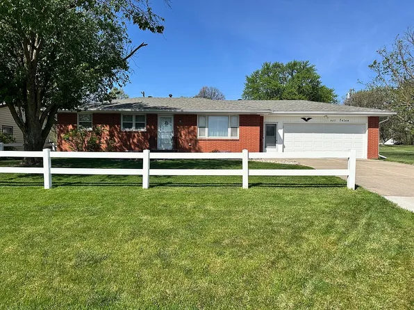 465 Tyler St, Bennet, NE 68317