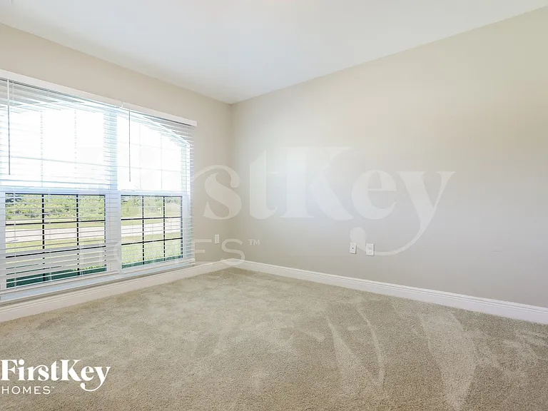 446 Xingu Ct — Photo 8