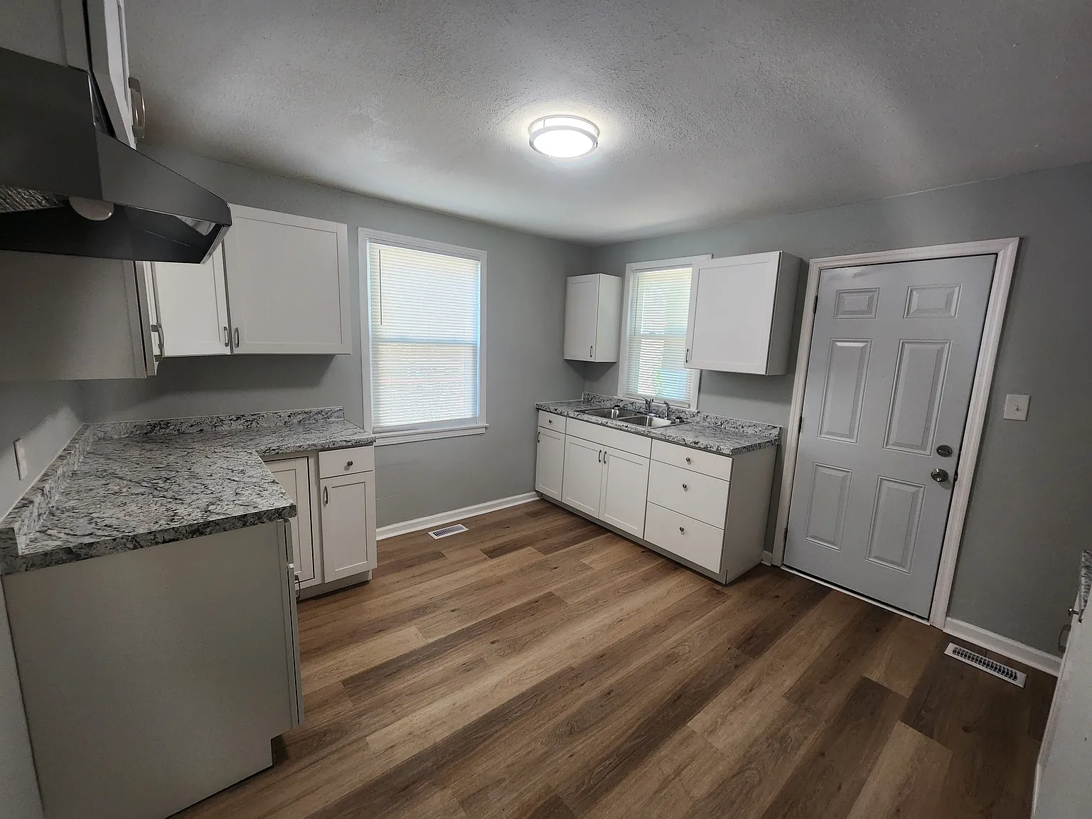 2923 Denson Avenue - 1 — Photo 4