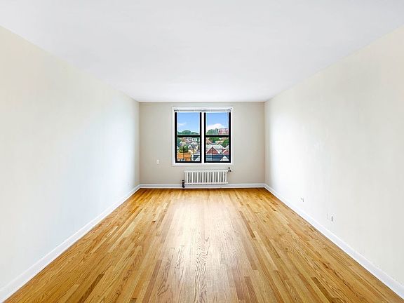 3rd image of 4242 80th St APT 4V