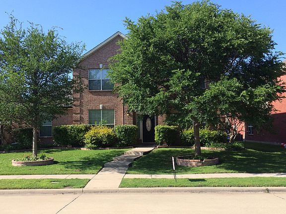 2nd image of 1719 Clarke Springs Dr