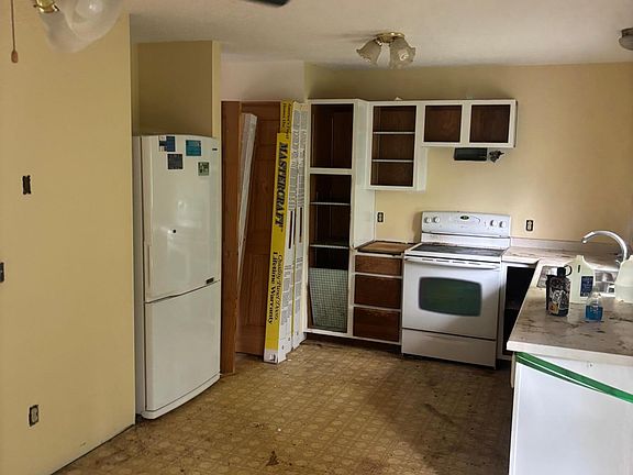 4th image of 8479 Haug Ave NE
