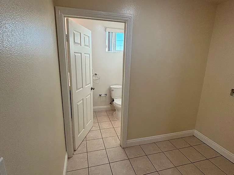 1337 W 55th St — Photo 11