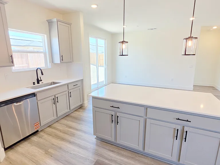 7408 Brenner Pass Way — Photo 28