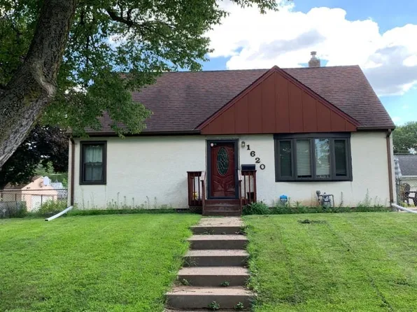 1620 Iowa Ave E, Saint Paul, MN 55106