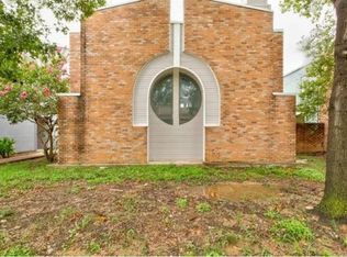 611 W Union Bower Rd, Irving, TX 75061