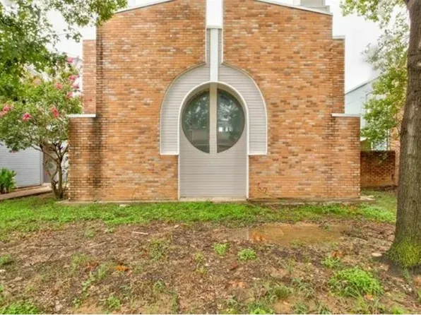 611 W Union Bower Rd, Irving, TX 75061