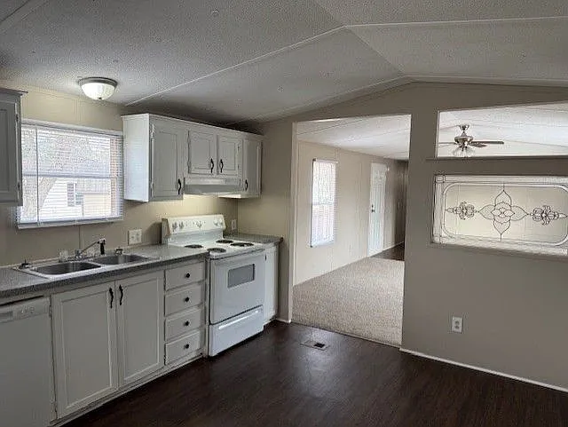 Woodlake (NC) — Photo 12