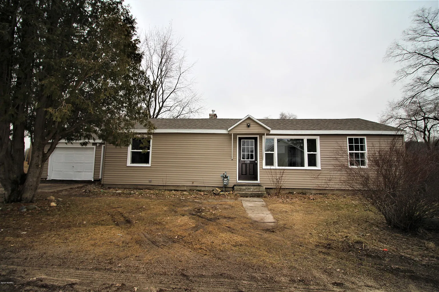 193 Sunny Dr photo 1