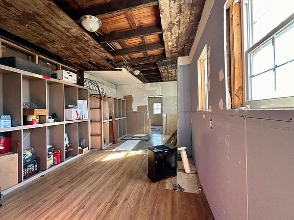 4th image of 311-313 N Morgan St
