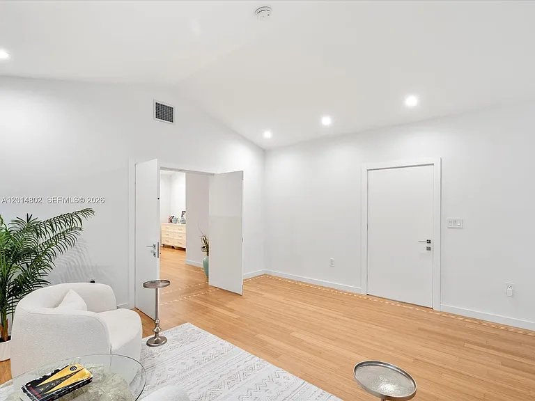 825 SW 23rd Rd — Photo 77