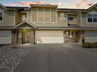 1625 Fox Hunt Way, Victoria, MN 55386