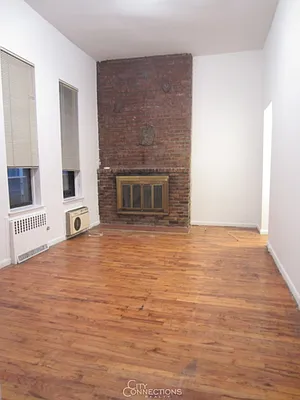 Rented by City Connections Realty | media 18