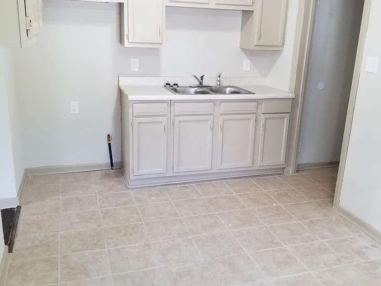 4656 Buchanan St — Photo 5