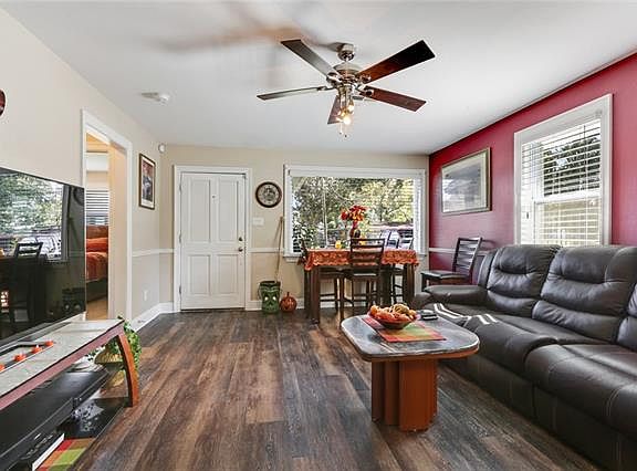 2nd image of 1903 Idaho Ave