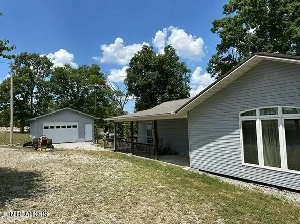 690 Bear Creek Rd, Crossville, TN 38571