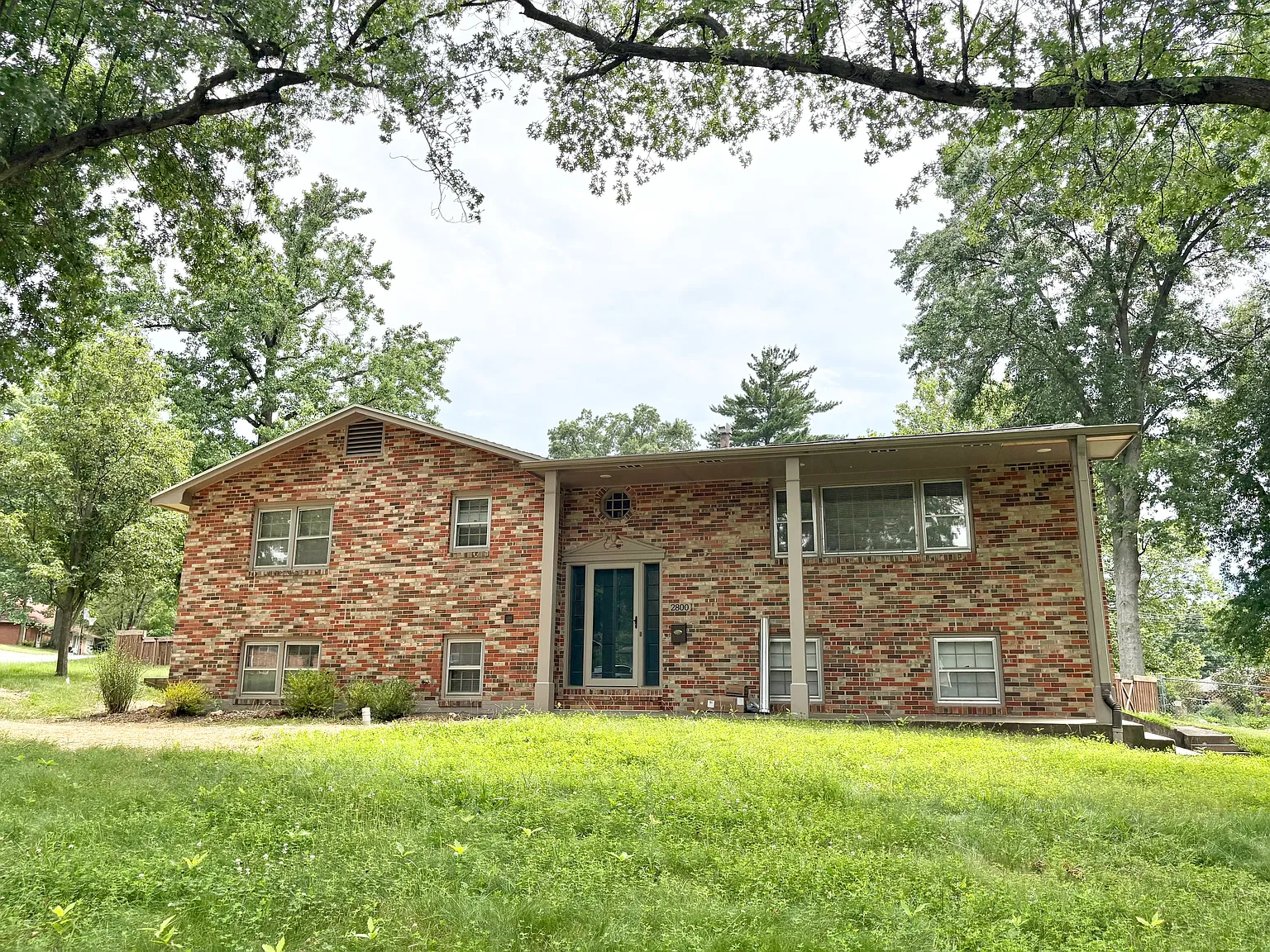 4 bed, 2025 sqft, $650 — Photo 1