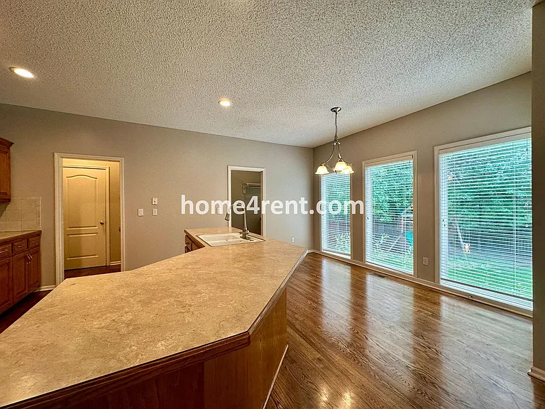17825 W 160th St — Photo 16
