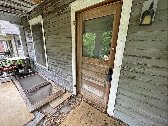 2nd image of 417 Clifton Rd NE