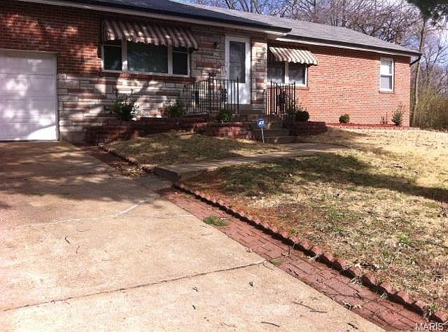 1st image of 2001 Riverwood Dr