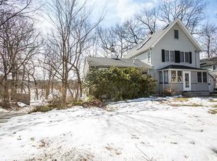 27 Edgewood Rd, Wayland, MA 01778