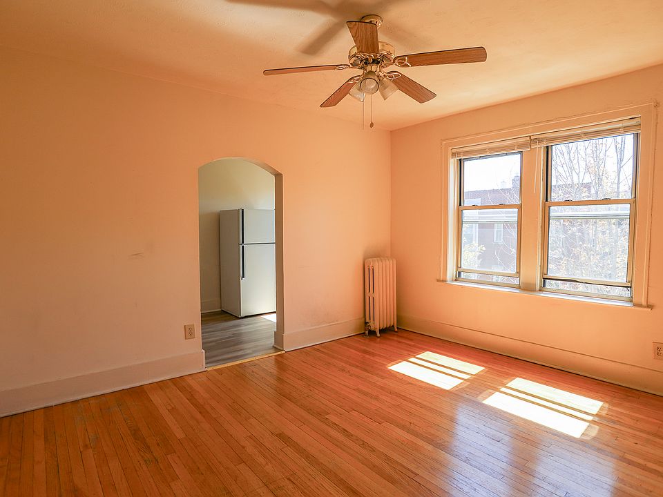 1st image of 1101 W Roscoe St #20