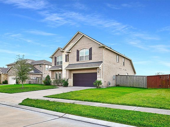 2nd image of 5936 Pearland Pl