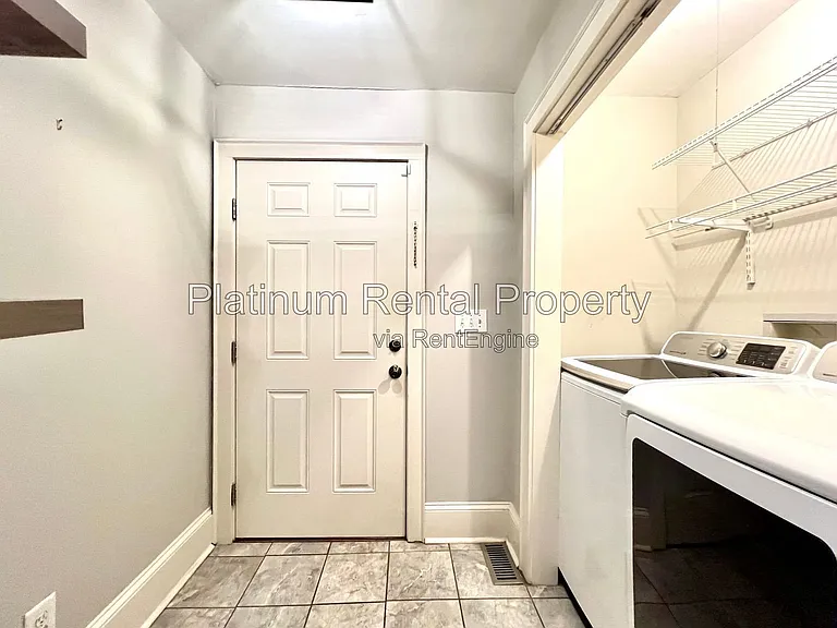 428 E Side Ave SE — Photo 19