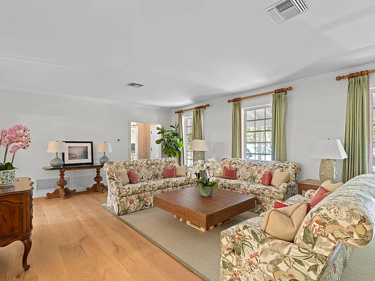 1554 N Ocean Way — Photo 7