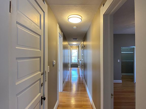 4th image of 520 E 11th St APT 2