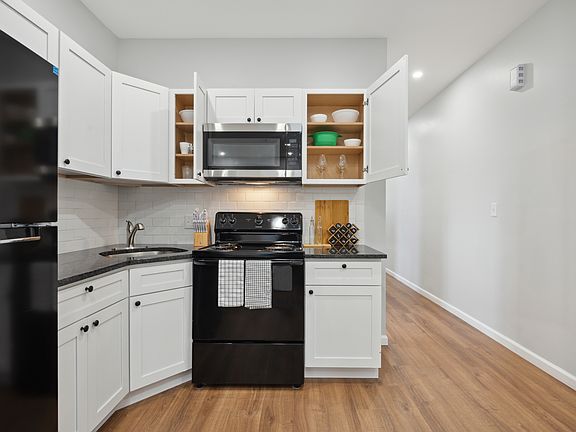 4th image of 1211 W Cambria St Floor 3