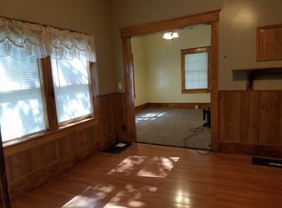 717 W 3rd St, Cameron, MO 64429