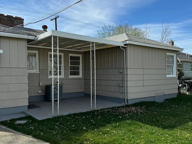 1533 Melrose St — Photo 24