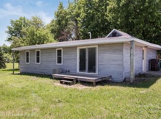 1114 State St, Dexter, IA 50070