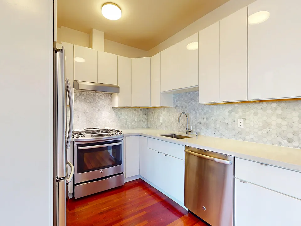 1433 Clay St #15A