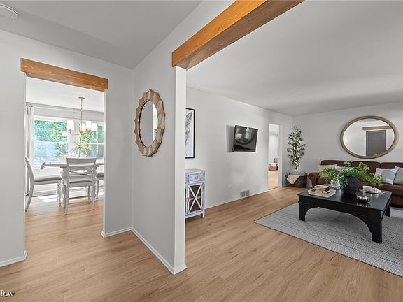 5th image of 2028 Willowdale Dr