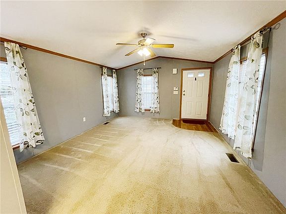 3rd image of 115 Mountain View Dr