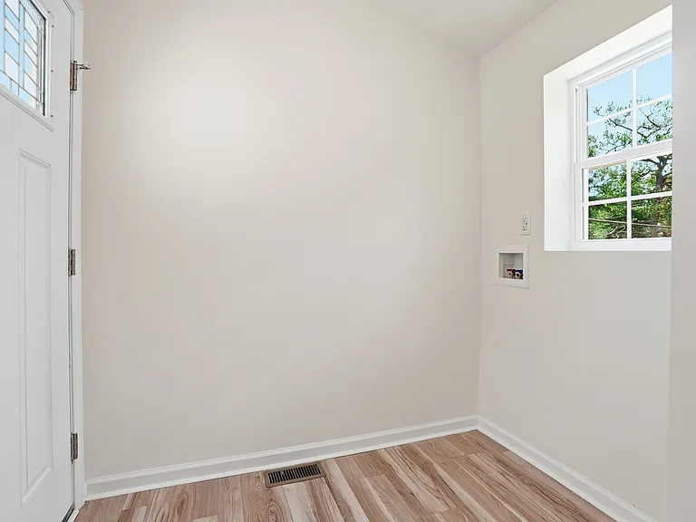 516 Singletary St SE — Photo 46