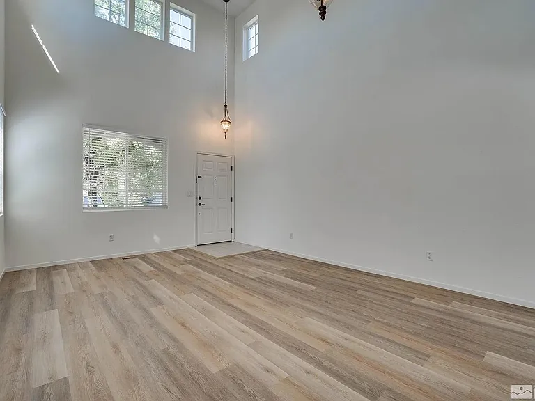 2702 Cintoia Dr — Photo 3