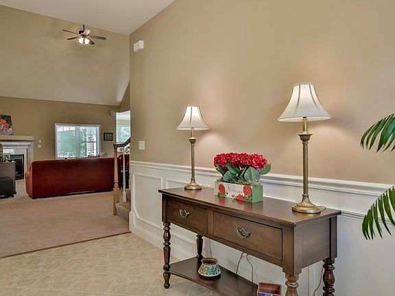4th image of 38 Steinbeck St #38