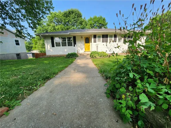 5902 Pleasant Ave, Saint Joseph, MO 64503