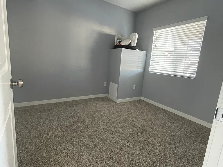 1159 E Hopkins Dr — Photo 13