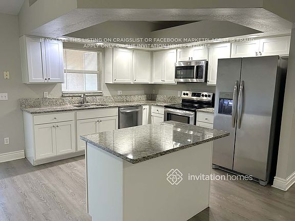 3rd image of 3523 SW 9th Ave