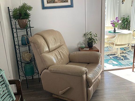 3rd image of 6488 Fleetwood Ct