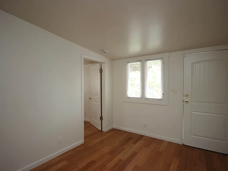 114 S Grand Oaks Ave #120 — Photo 5
