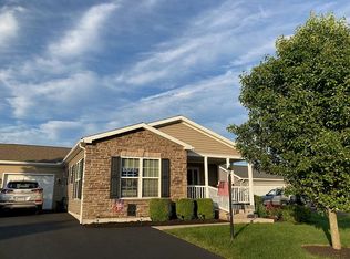 23 Cormorant Dr, Bechtelsville, PA 19505
