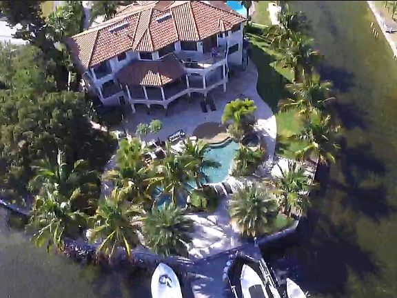 3rd image of 146 Carlyle Dr