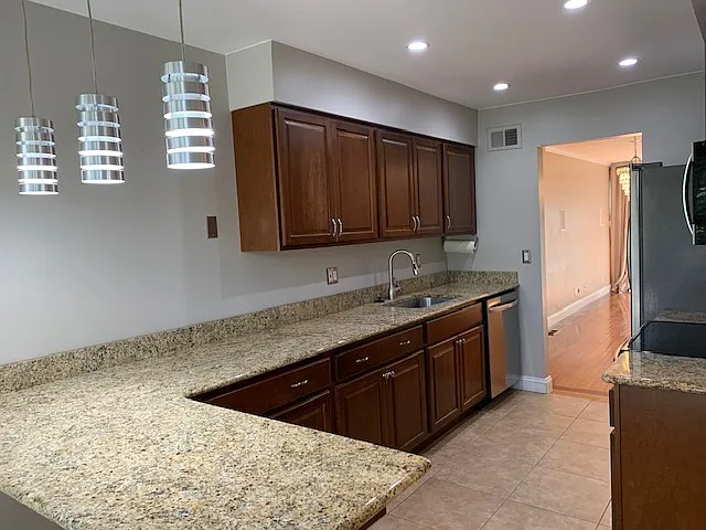 32237 Southfield Rd — Photo 5
